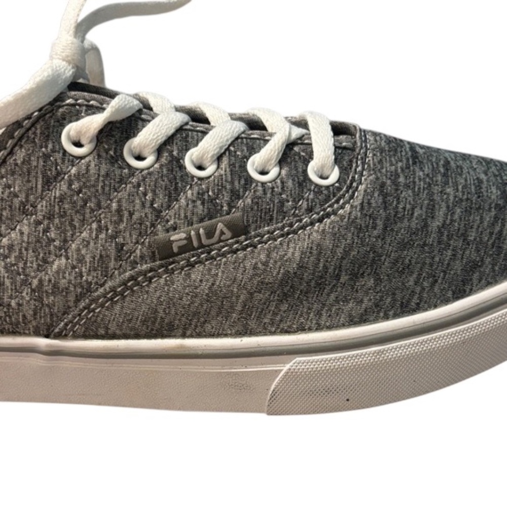 NWOT-Fila Women’s Low-Top Canvas Sneakers w/ a Quilted Pattern-Grey & White - Picture 6 of 11